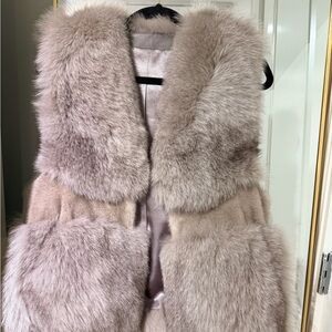 Elegant Faux Fur Vest in Cream